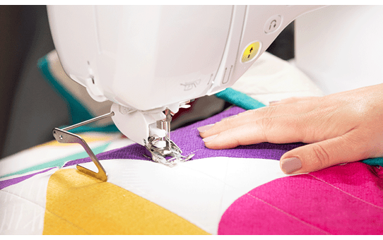 Innov-is F580 sewing, quilting and embroidery machine 5