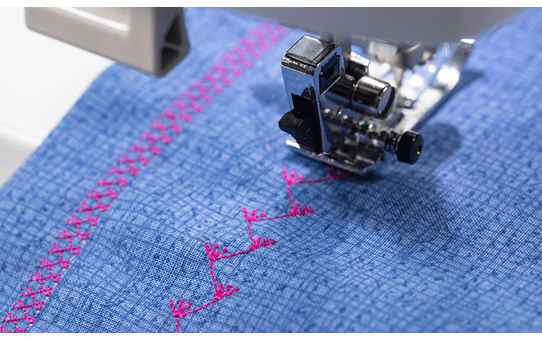 Innov-is F580 sewing, quilting and embroidery machine 6