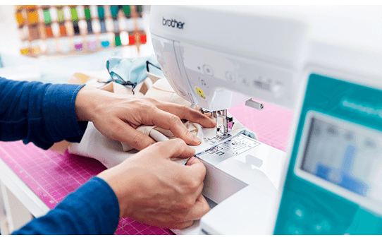 Innov-is F580 sewing, quilting and embroidery machine 7