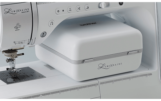 Innov-is-Luminaire-XP1 Potente macchina per cucire, trapuntare e ricamare 3