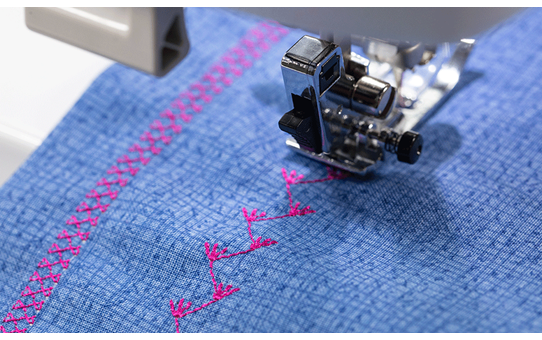 Innov-is F560 sewing machine 6