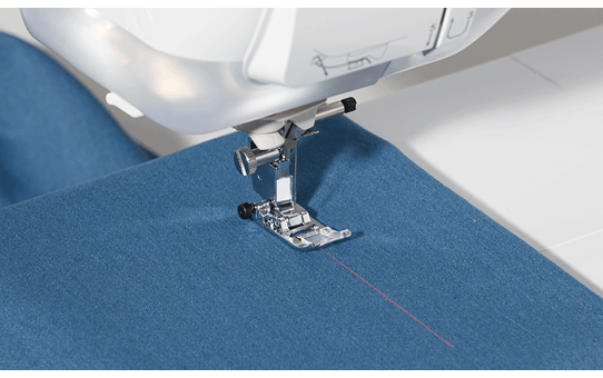 Innov-is VQ4 sewing and quilting machine 10
