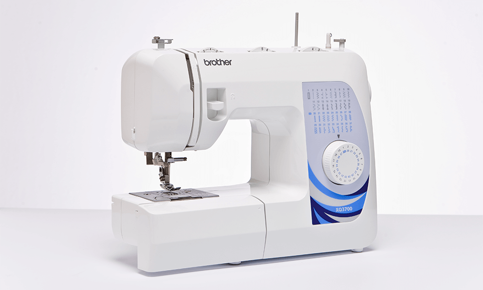 XQ3700 Naaimachine 2